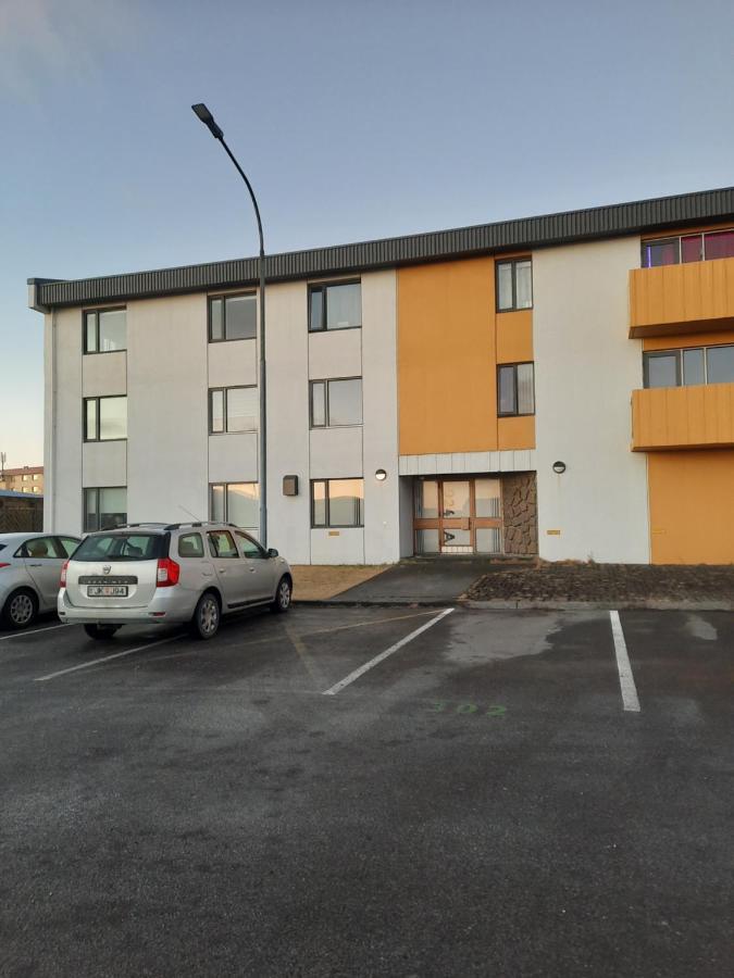 Apartment Near The Airport Njarthvik Εξωτερικό φωτογραφία
